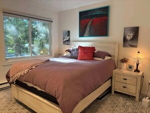 Interior - Sierra Chalet - Home With Private Deck and Views (Aspen)