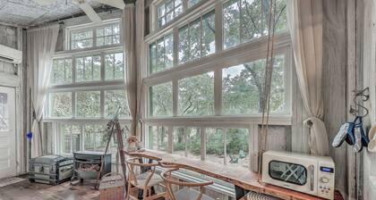 The Hummingbird Treehouse