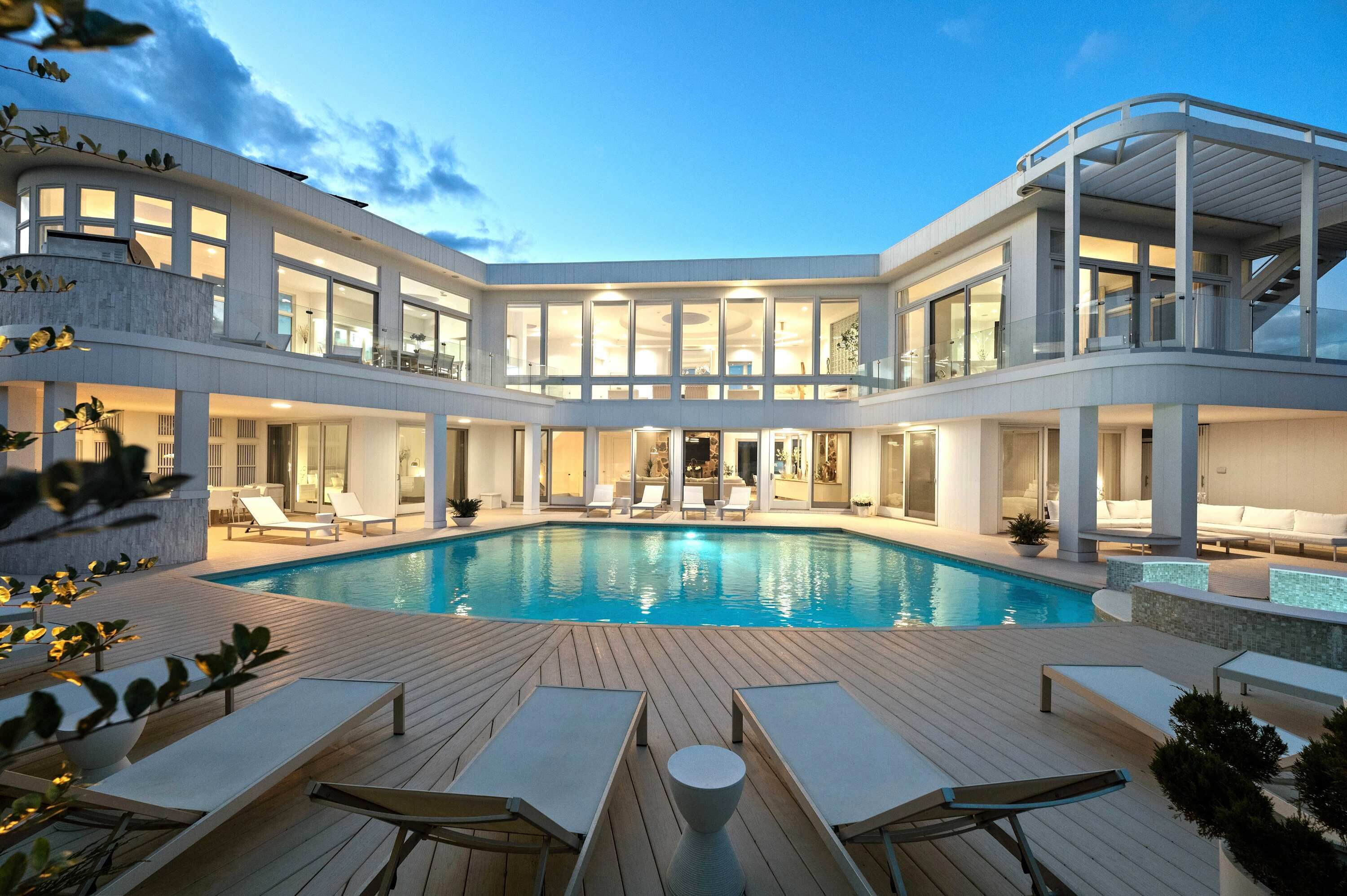 Villa (Multiple Bedrooms) | Front of property