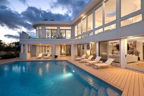 Vila (Multiple Bedrooms) | Interior