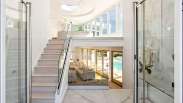 Villa (Multiple Bedrooms) | Intérieur