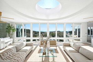 Vila (Multiple Bedrooms) | Interior