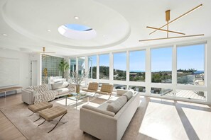 Vila (Multiple Bedrooms) | Interior