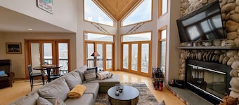 Cr16 Ski in Out Luxury Home in Bretton Woods Great Views Pool gym Passes