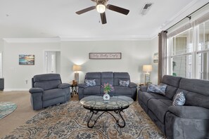 Interior - Crow Creek 1323 (Calabash)