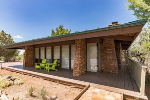 Interior - Glass House Elk Rim Pine (Pine)