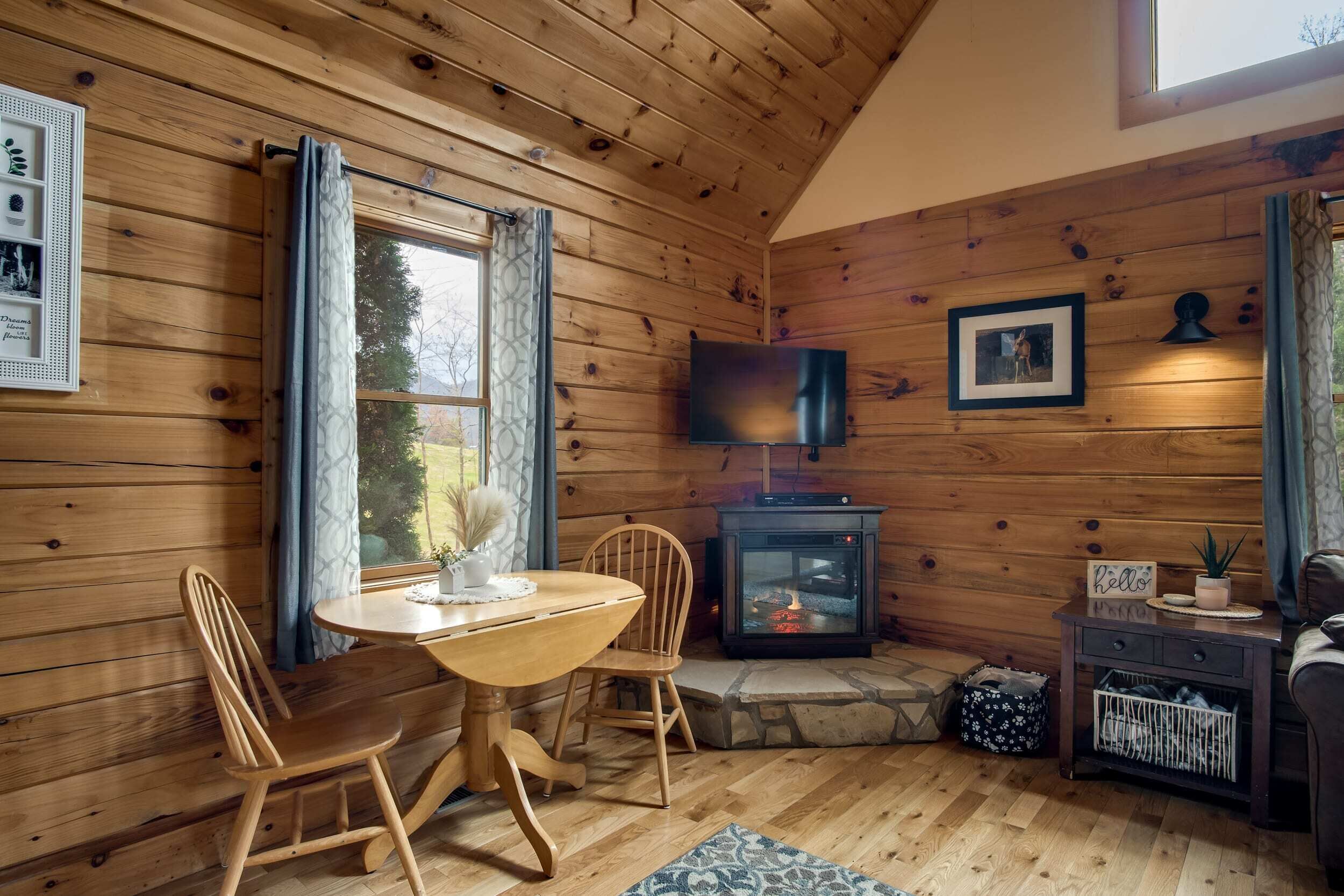 Chalet (2 Bedrooms) | Interior