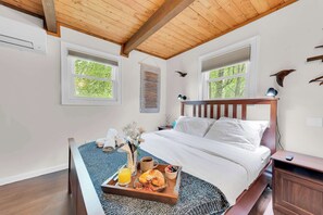 House (3 Bedrooms) | Interior - Lakefront Hot Tub Kayaks High End Peaceful (Tobyhanna)