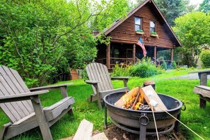 Chalet (3 Bedrooms) | Interior - Authentic Log Cabin Short Walk to Lake & Hideout (Lake Ariel)