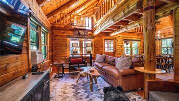 Chalet (3 Bedrooms) | Interior