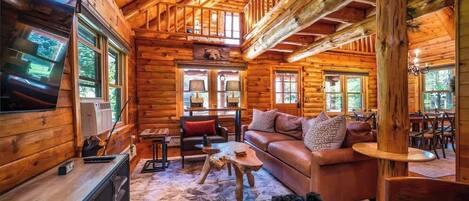 Chalet (3 Bedrooms) | Interior