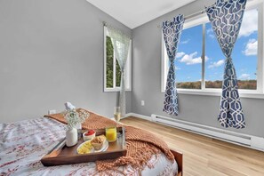 Interior - Lakefront, Hot Tub, Kayaks, Firepit, Pool Table (Tobyhanna)