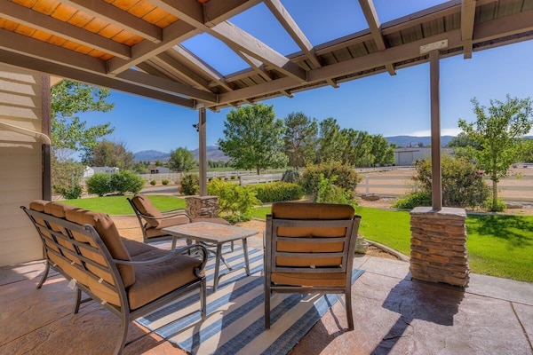 Marbella Lane - Eccentric 4br Modern Ranch Home - Reno