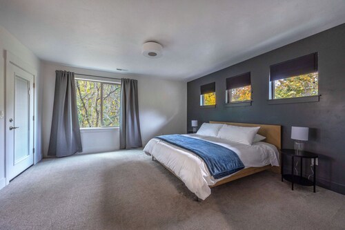 Evergreen Retreat A 30 Night Minimum