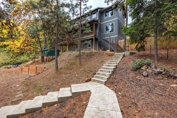 Interior - Evergreen Retreat A 30 Night Minimum (White Salmon)