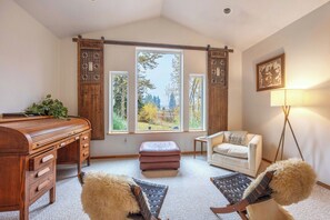 Interior - Slope View (Parkdale)