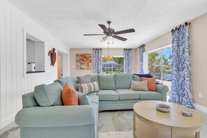Smart TV - Canal-Front Sunset Oasis + Pool + Boat Dock Marco Island (Marco Island)