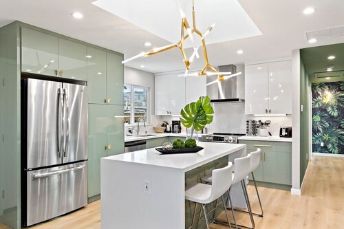 Marbella Lane - SJ Designer Home 3BR Ldry P
