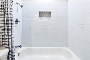 Interior - Lakeview 2BR 1B Guest Home With Hot Tub (Rowlett)
