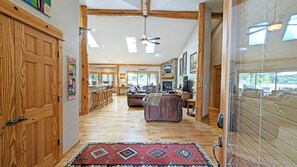 Interior - Verdin 6 (Bend)