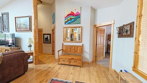 Interior - Verdin 6 (Bend)