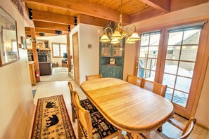 Interior - Mt Adams 6 (Bend)