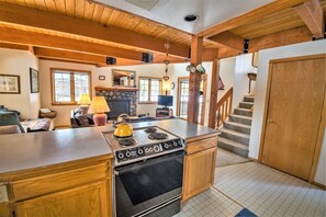 Interior - Mt Adams 6 (Bend)