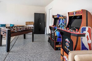 Interior - @ Marbella Lane - Desert Dream Pool/spa & Games (Desert Hot Springs)