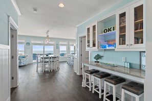 Dining - Jolly Rogers: Oceanfront Paradise with Pool, Sleeps 20, 7 bed/ 5.5 bath and two kitchens! (Oak Island)