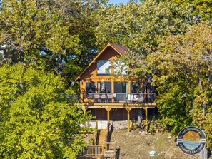 Interior - Lakefront Retreat With Dock, BBQ and Lake Access (Twin Lakes)