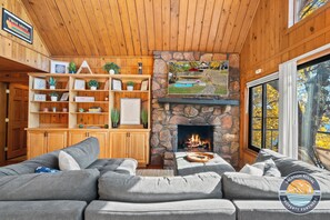 House (3 Bedrooms) | Interior - Lakefront Retreat With Dock, BBQ and Lake Access (Twin Lakes)