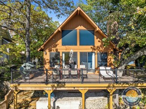 House (3 Bedrooms) | Interior - Lakefront Retreat With Dock, BBQ and Lake Access (Twin Lakes)