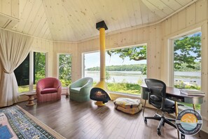 Interior - Lakefront 4-bedroom Retreat With Hot Tub (Elkhorn)
