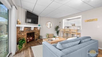 Apartment (2 Bedrooms) | Front of property