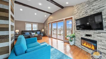 House (5 Bedrooms) | Interior