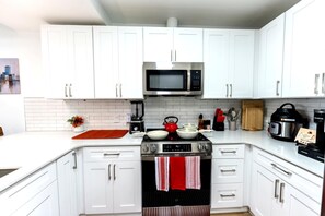 Apartment (1 Bedroom) | Interior - Midtown Atlanta 1BR Skyline Balcony Corner Suite by Piedmont Park Luxepad (Atlanta)