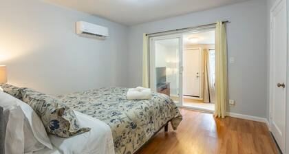 Marbella Lane - 3BR House Dtwn RWC Parking