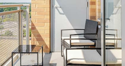 Downtown Silver Spring 2BR Skyline Balcony Suite Walkable to DC Metro Luxepad