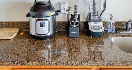 Downtown Silver Spring 2BR Skyline Balcony Suite Walkable to DC Metro Luxepad