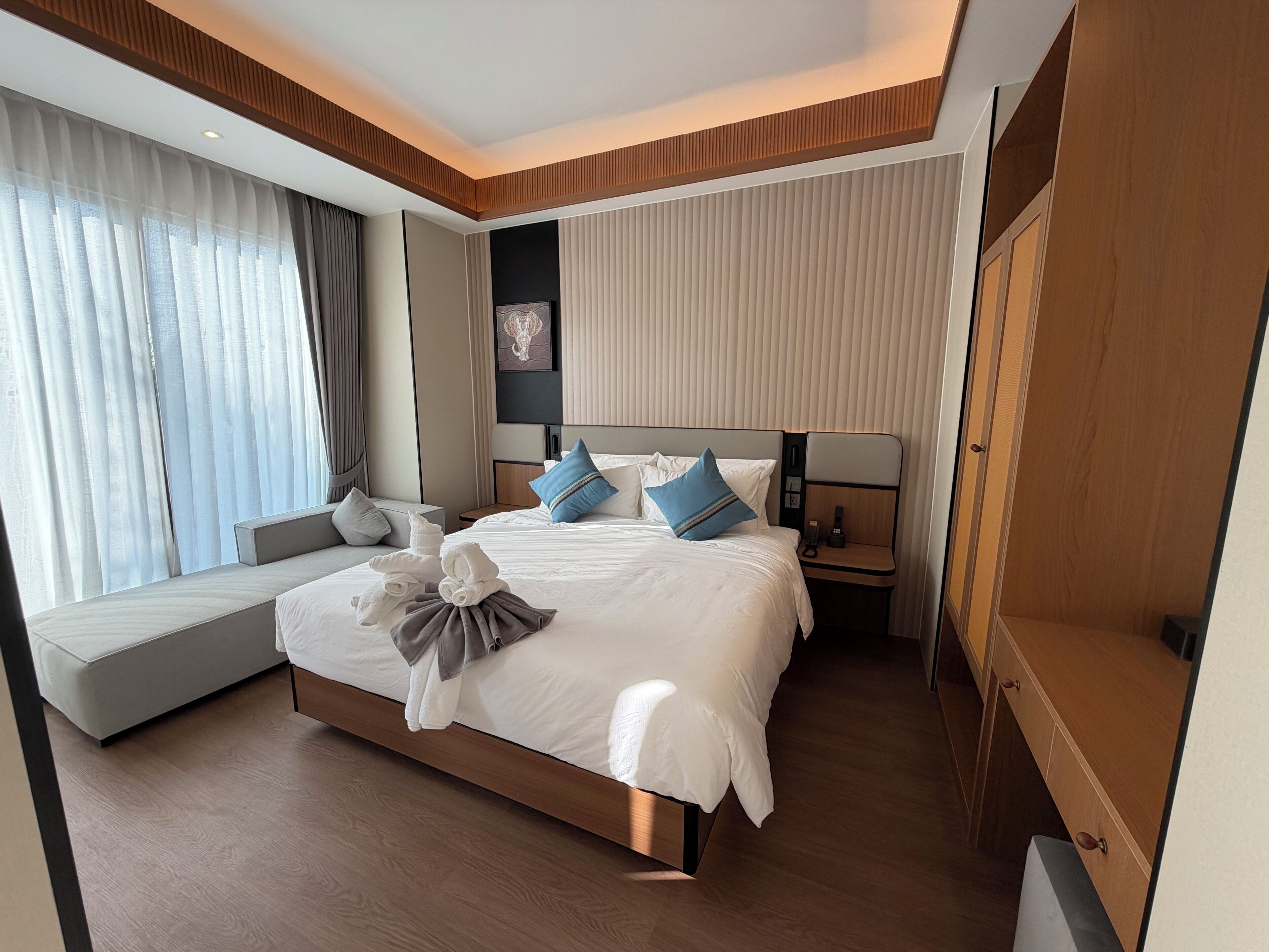 Luxury Double Room, 1 King Bed, Balcony, Courtyard View