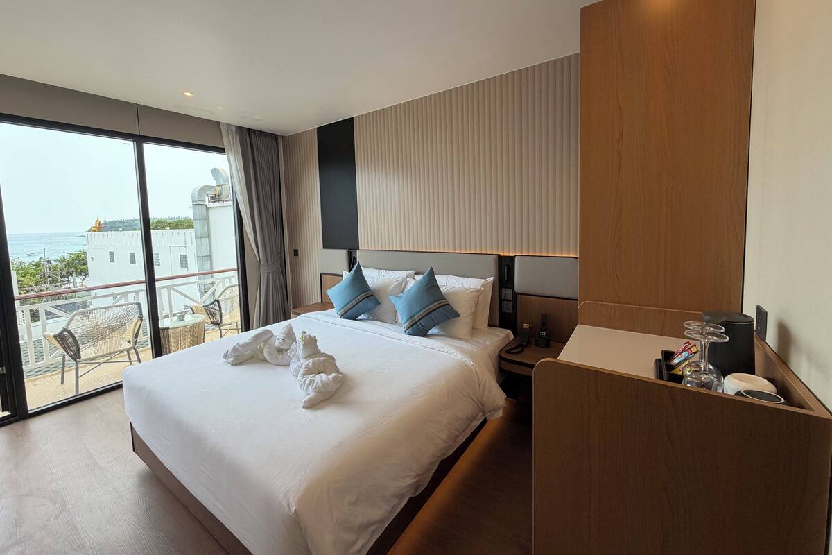 Luxury Double Room, 1 King Bed, Terrace, Sea View