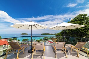 Terrace/patio - Anthiya Seaview Villa Hotel Phuket (Karon)