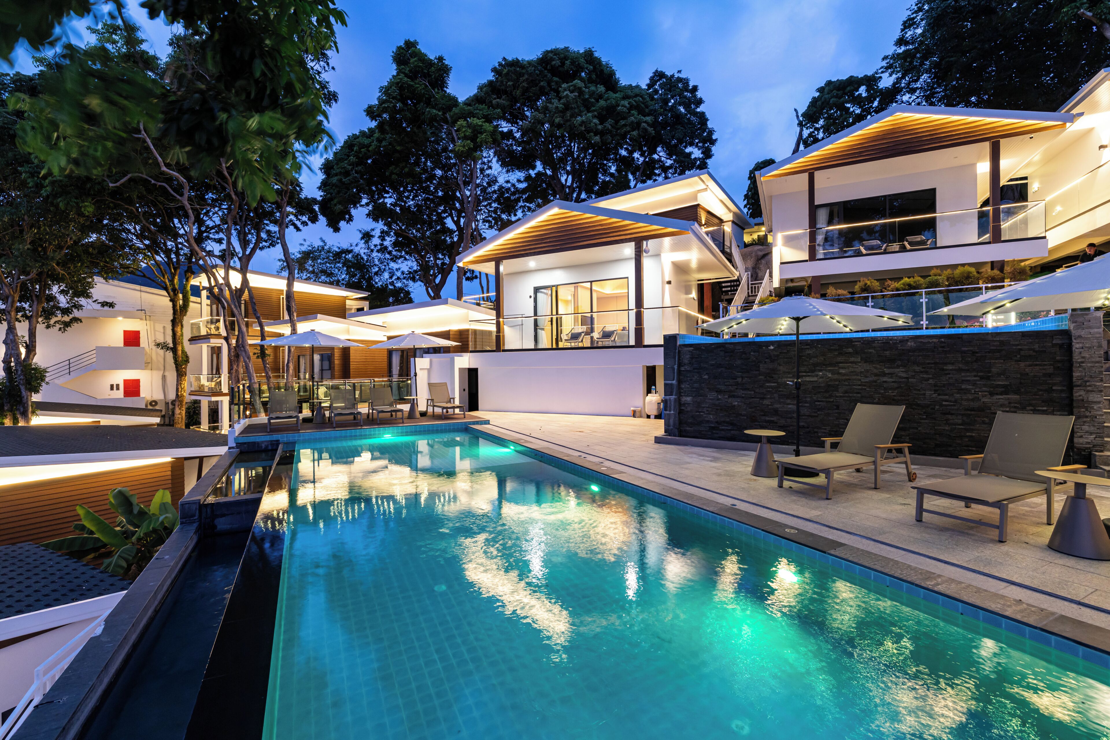 Outdoor pool, pool umbrellas