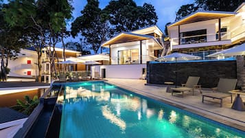 Outdoor pool, pool umbrellas