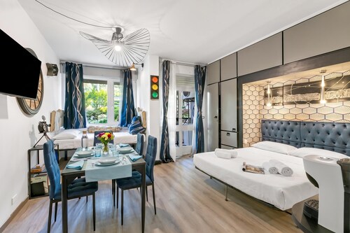 Apt Suite 125 shared pool & sun terrace, Gardone Riviera, Italy