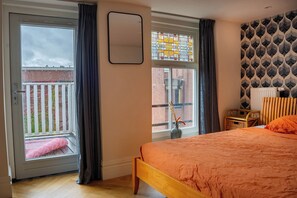 2 slaapkamers, een strijkplank/strijkijzer, wifi, beddengoed