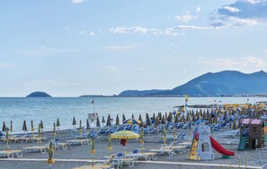 Beach - Nice home in Magliolo with sauna (Magliolo)