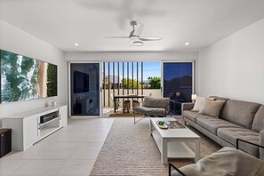 TV - 4 Allura Circuit Coolum Beach (Coolum Beach)