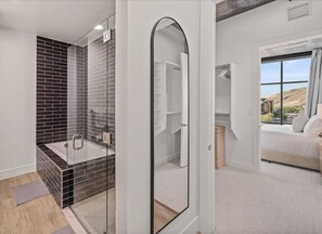 Hair dryer - Sky-High Views Lux-2bd/2ba-Rooftop Pool-HTub-Gym (Salt Lake City)