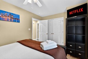 3 bedrooms, iron/ironing board, WiFi, bed sheets